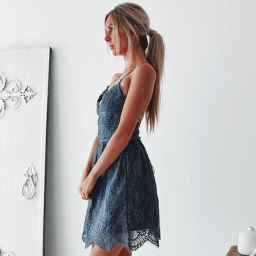 Two Sisters Aurelia Lace Up Dress - Picture 2 of 6